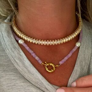 Adjustable chocker necklace